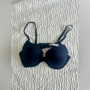 Victoria’s Secret Body by Victoria Perfect Shape Smooth Push-Up Bra: Size 34C